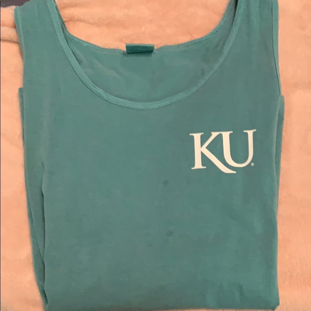 KU muscle tee